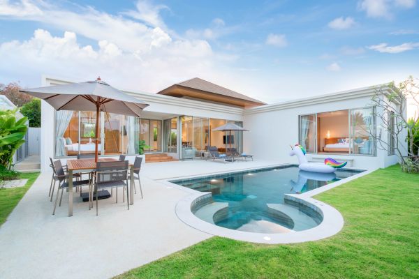 Cost of Concrete Pool Patio Installation in Waterloo