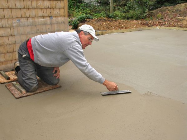 Flat Concrete Installation in Waterloo
